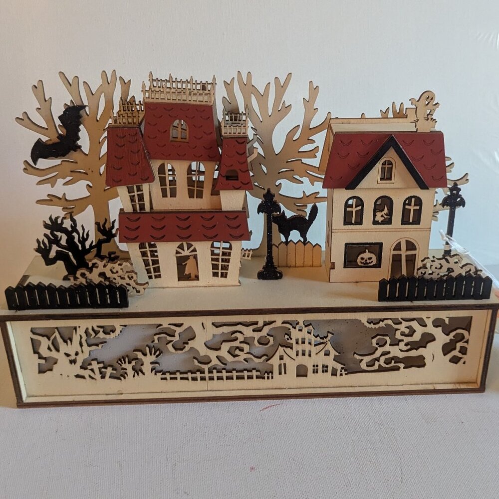 NWT LED Martha Stewart Home Halloween Haunted House JOL Bat Trees Cat Decoration
